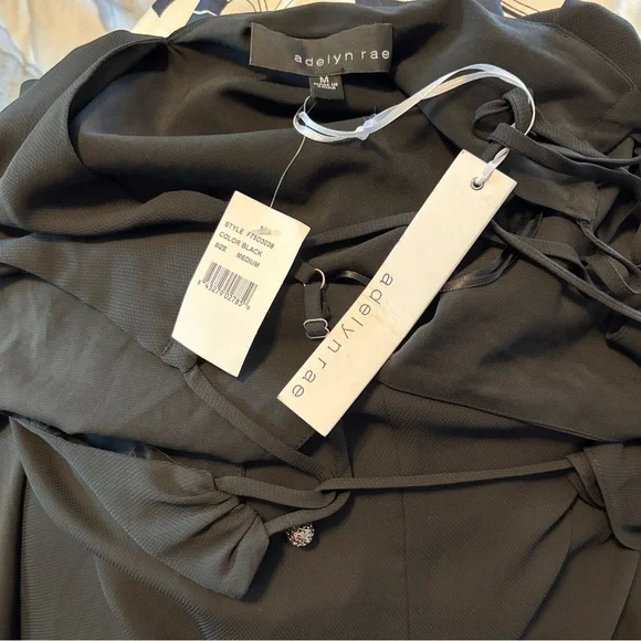 New dress size medium - Picture 5 of 6